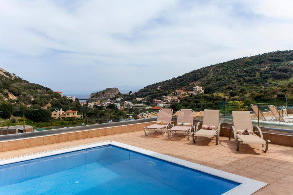 Palaiokastro Villas room 1